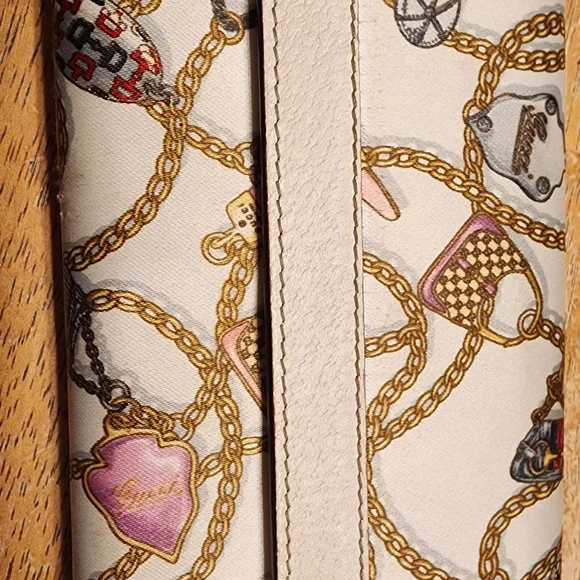 Gucci Cream Chain & Charm Foldover Wallet - Picture 4 of 16